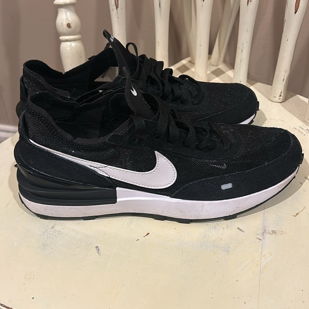 Nike Women’s Waffle One Black/Orange/White Sneakers